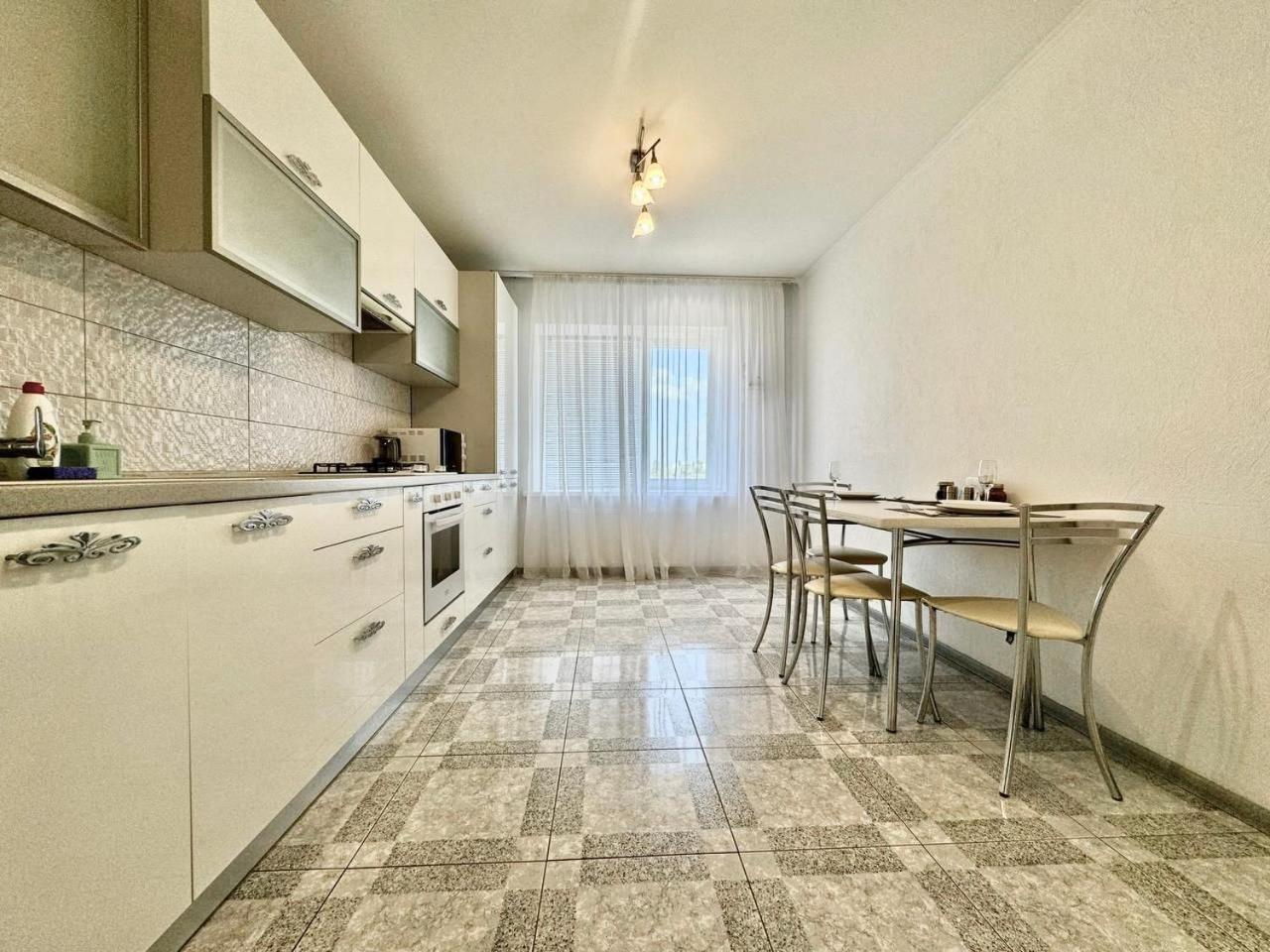 Apartpoltava Стильні Білосніжні Апартаменти, 2-Окремі Кімнати , Документи Для Відрядження , Банківський Чек 외부 사진