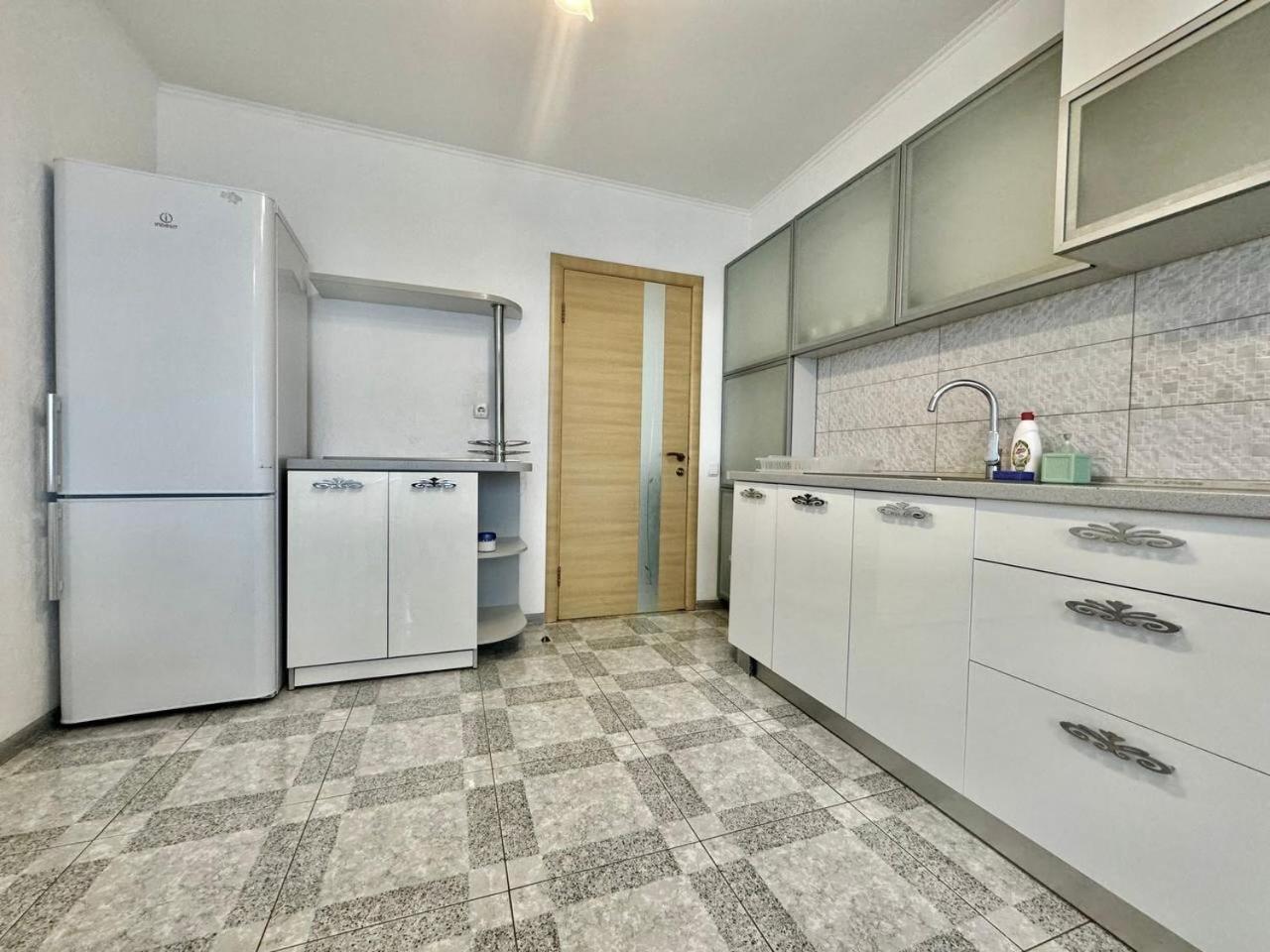Apartpoltava Стильні Білосніжні Апартаменти, 2-Окремі Кімнати , Документи Для Відрядження , Банківський Чек 외부 사진